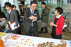 �V���i���\��