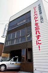 ΃^NV[
