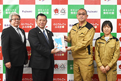 掮
