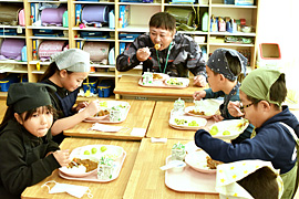 �v���~�A�����H